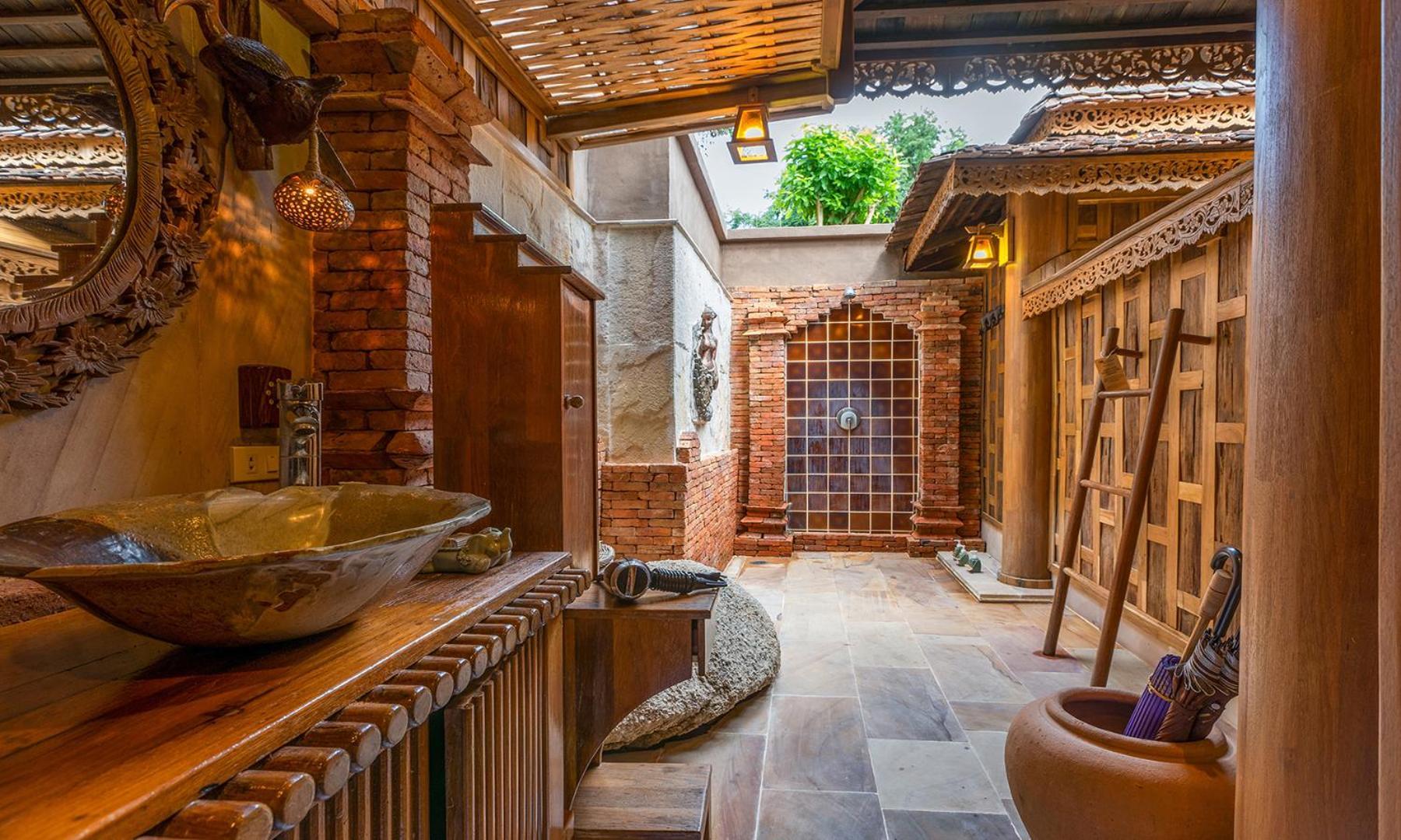 Santhiya Koh Phangan Resort And Spa 外观 照片 A traditional Japanese bathroom