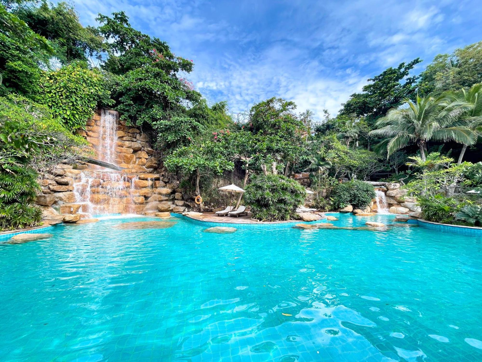 Santhiya Koh Phangan Resort And Spa 外观 照片 The swimming pool at the resort