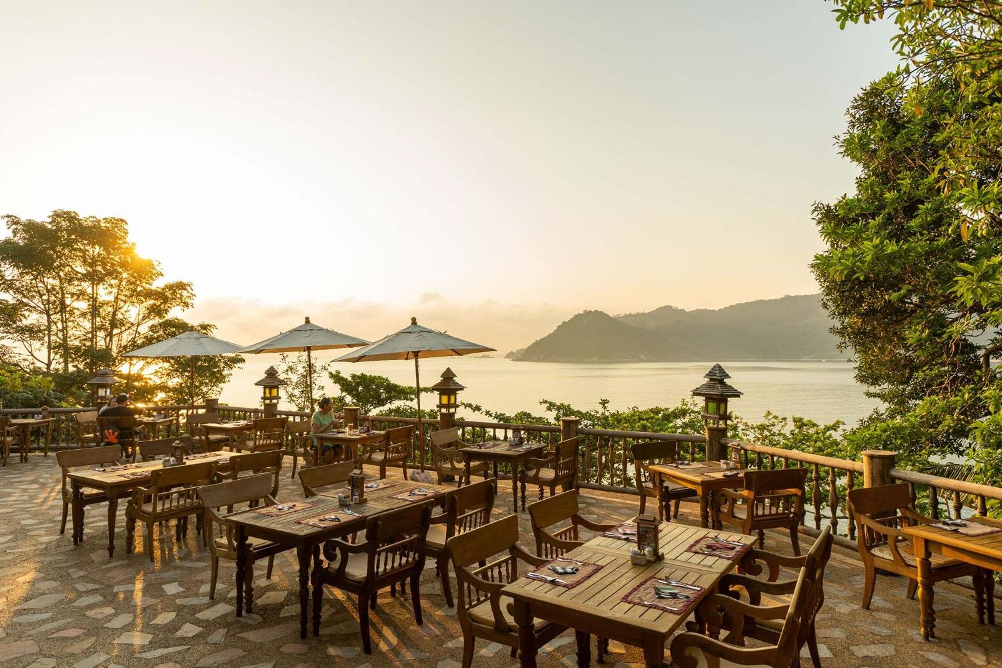 Santhiya Koh Phangan Resort And Spa 外观 照片 The Deck at The Repulse Bay
