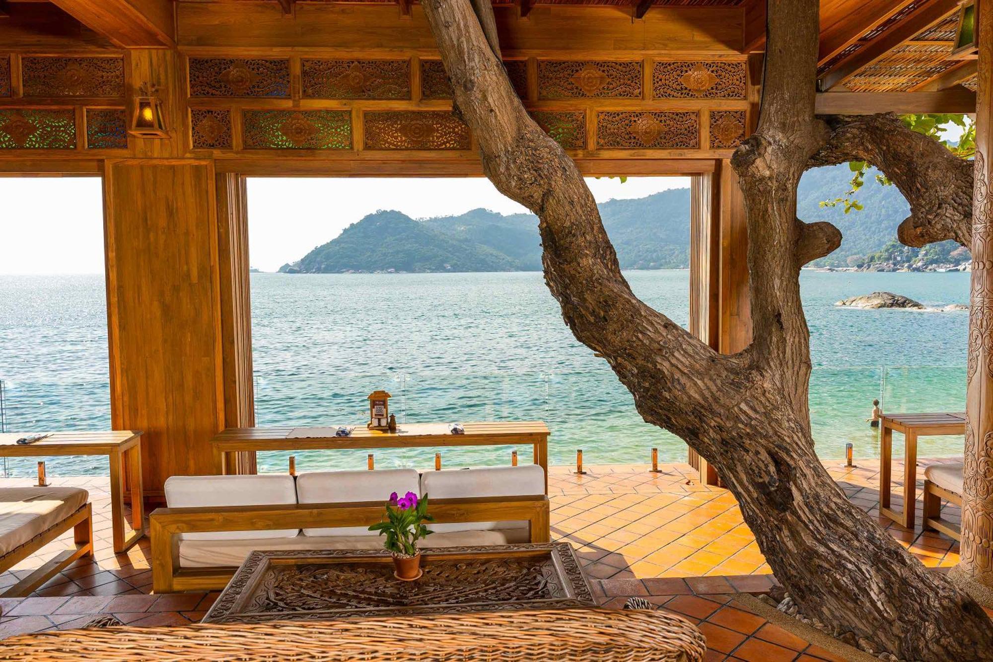 Santhiya Koh Phangan Resort And Spa 外观 照片 View of the beach from the resort