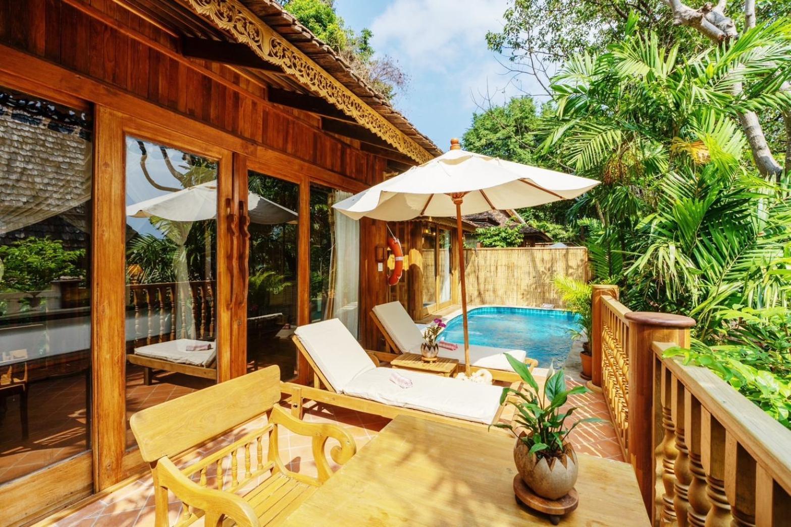 Santhiya Koh Phangan Resort And Spa 外观 照片 A pool villa at the resort