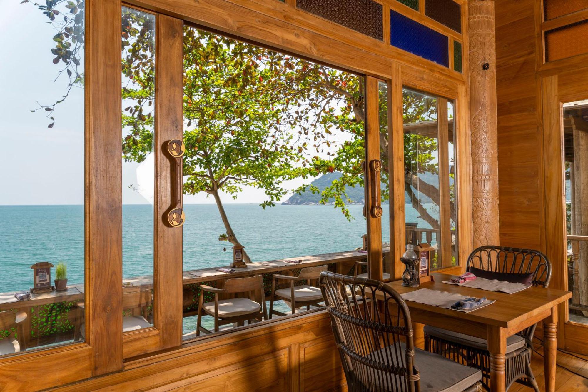 Santhiya Koh Phangan Resort And Spa 外观 照片 Interior of the restaurant