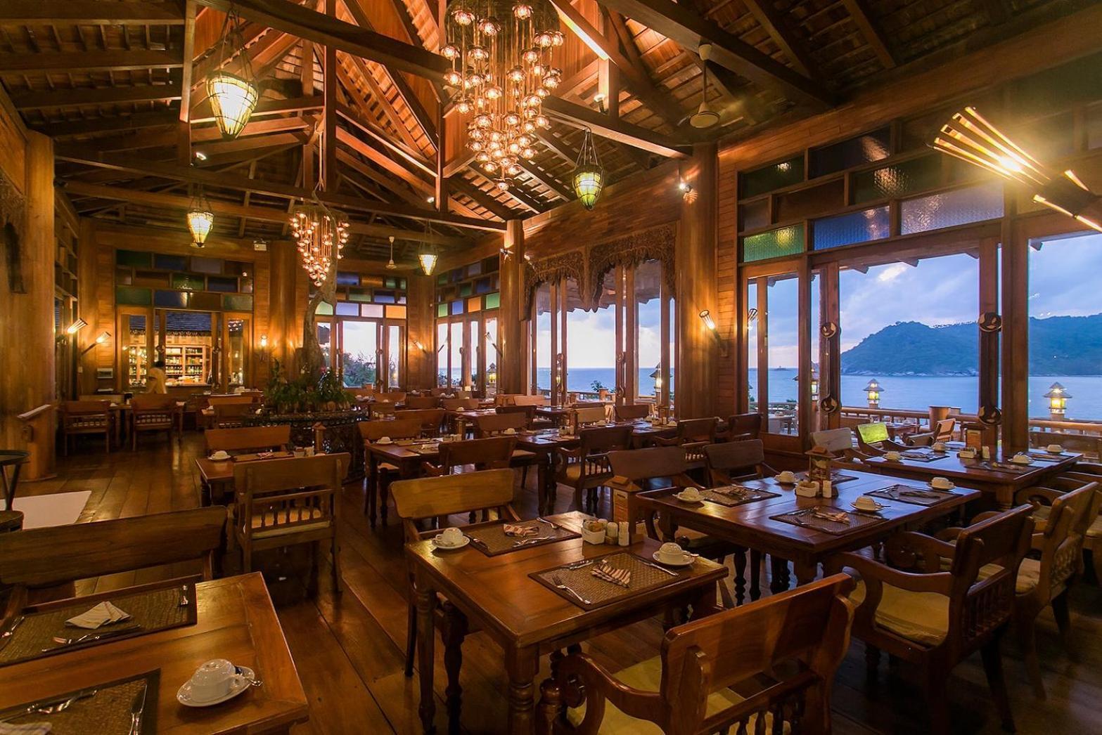 Santhiya Koh Phangan Resort And Spa 外观 照片 The interior of the restaurant